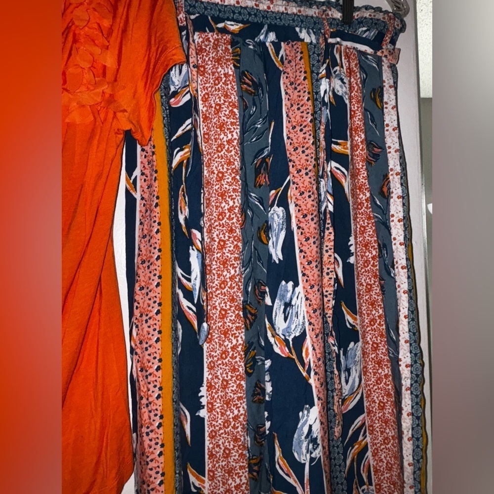 Orange Top and Patterned pant straight cut - Picture 3 of 3